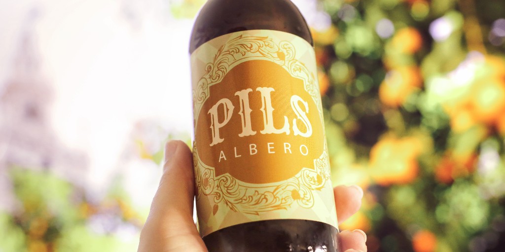 La #cerveza perfecta para desconectar, refrescarse y quedarse como nuevo en los días de #verano ☀️

#TuMomentoAlbero en #agosto con #CervezaAlbero Pils 🍺 en #Sevilla, ¡una maravilla!

#felizverano #sevillaenagosto #birra #gastronomía #sevillasecreta #sevillaenverano