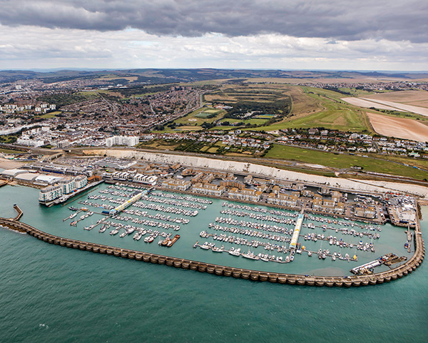 commission_air's tweet photo. Transitioning from turbulent waters to tranquil sunlit coasts! As the weekend approaches, the skies are finally clearing to unveil summers stunning docks and beach views from above🔆⚓ 
#aerial #aerialphotography #photography #helicopter #viewfromabove #beach #summer #docks https://t.co/80GX9Ams2q