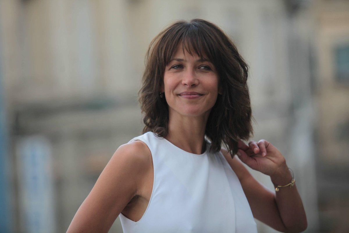 Vidéo. Sophie Marceau défend la noix du Périgord sur les réseaux sociaux sudouest.fr/economie/resea…