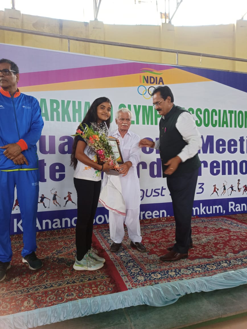 DeogharDsa's tweet photo. #deoghar got Best District #Olympic Association , Congratulations all Player's &amp; Supporters 💐
@JOA00860488 https://t.co/uitfV5owef