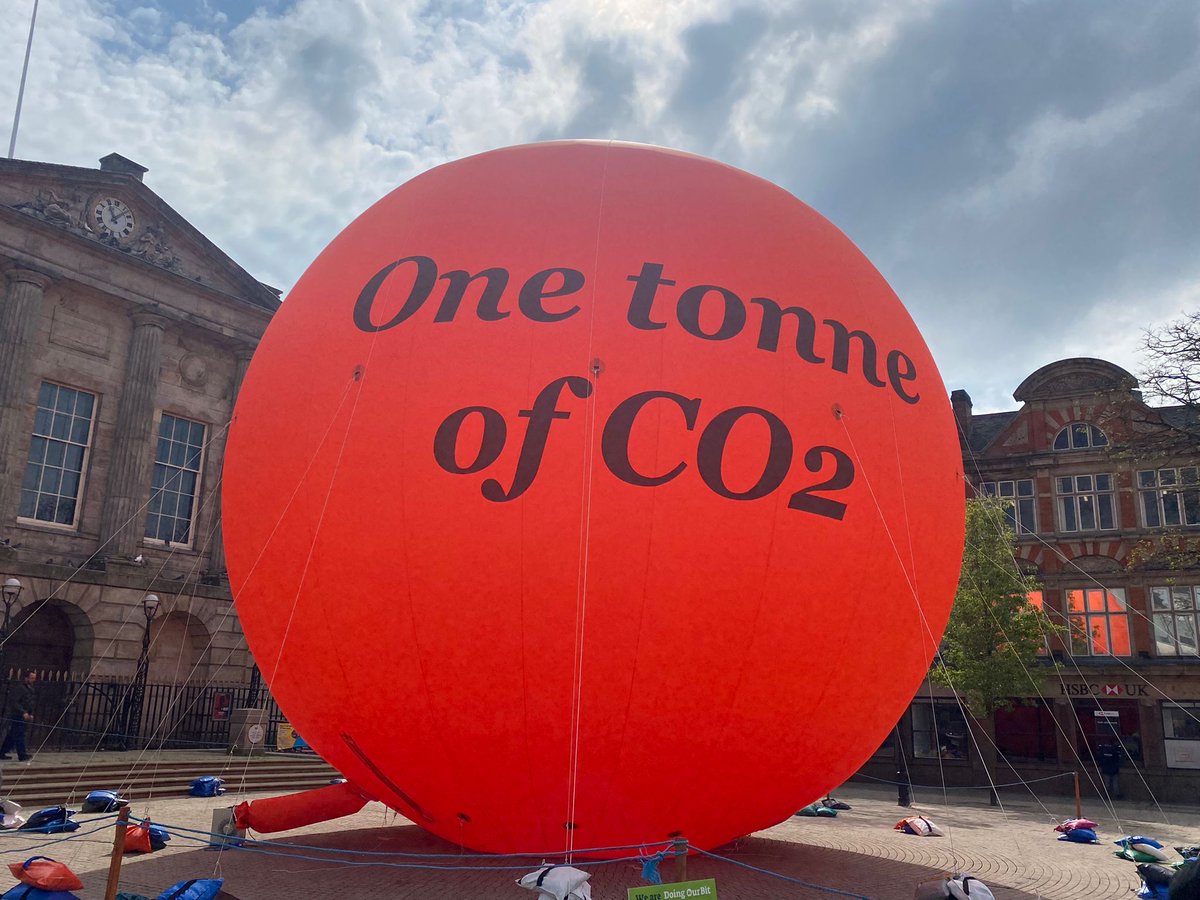 south_staffs's tweet photo. 🟠Visit @baggeridgepark TODAY 10-3 to see the HUGE carbon bubble! It's a great opportunity to learn, have your say and take action on #climatechange There will be a team of experts on hand to offer advice and top tips #carbonemissions #carbonbubble https://t.co/IW0i9eohXW https://t.co/ZGSBLyB6v1
