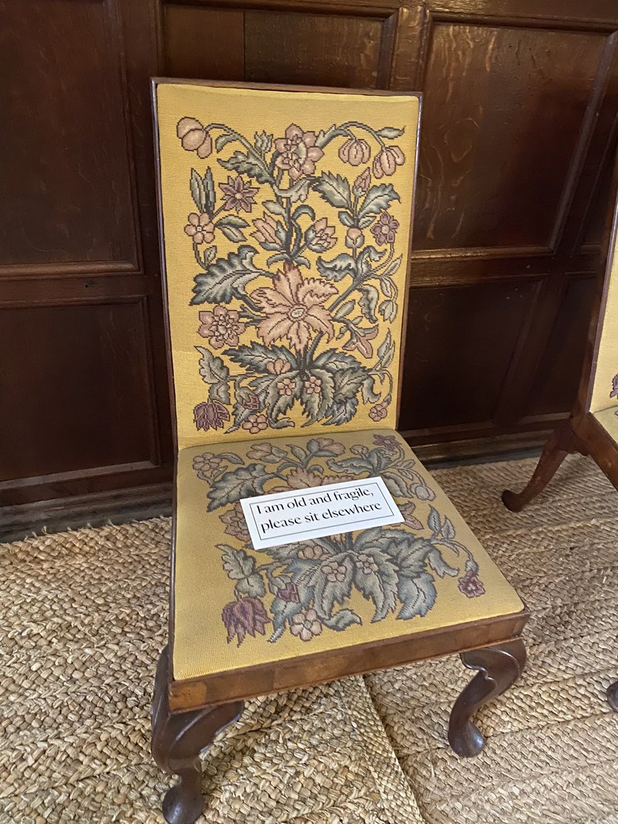 sll_powell's tweet photo. @SoVeryBritish Ditto this chair @SoVeryBritish https://t.co/BAwtLrBJDe