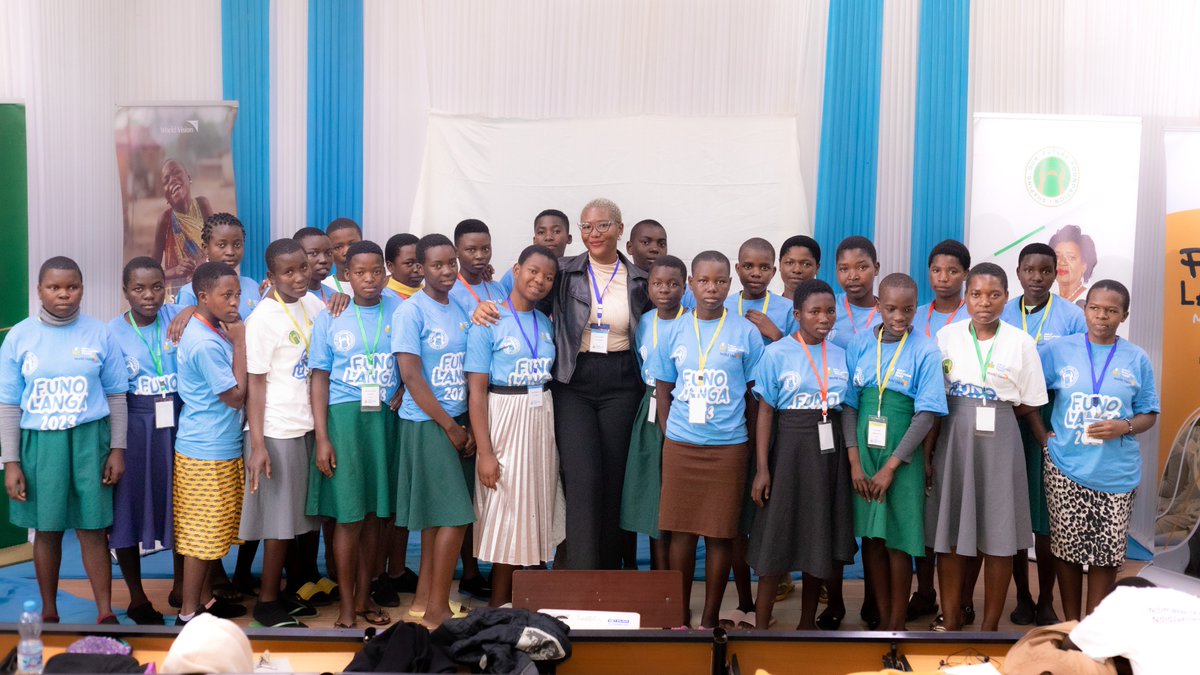phyllis_chibisa's tweet photo. Grateful to @GirlstrustMW for the invite to mentor at #FunoLanga2023Retriet. The retreat united 200+ diverse girls and they were joined by accomplished women including #MadamMonicaChakwera.  #GirlsEducation fuels progress, and I'm honored to contribute. 🚀🌟 #WomenInTech https://t.co/sfqwnoCIHS