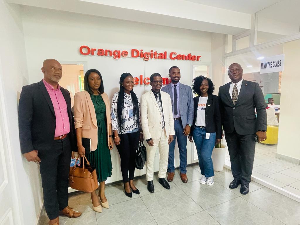 JayB11247's tweet photo. It was such an honour to welcome Hon. Minister @SalimaMBah, her Deputy, Permanent Secretary and our CEO @BahSekouamadou at Orange Digital Center for a tour of the facility.
#orangesl #OSLFoundation #ODC https://t.co/LC4gAMJpxd