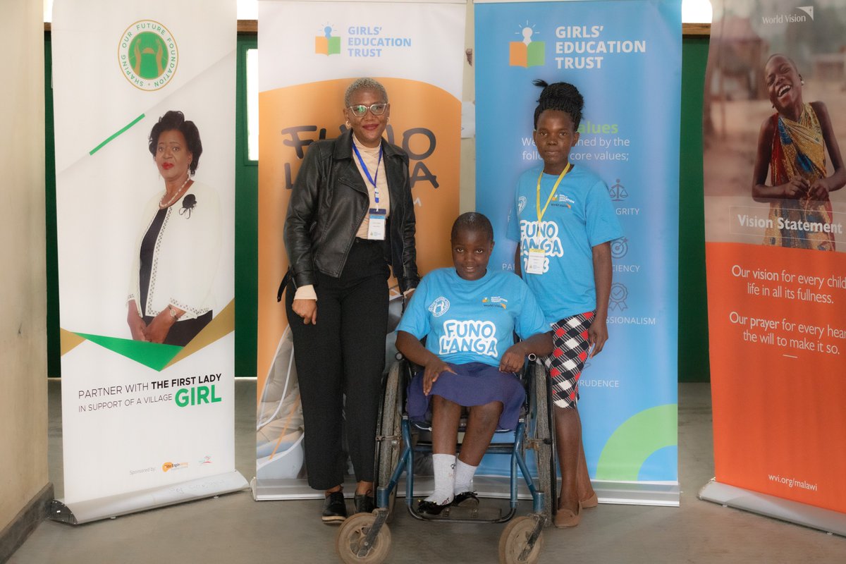 phyllis_chibisa's tweet photo. Grateful to @GirlstrustMW for the invite to mentor at #FunoLanga2023Retriet. The retreat united 200+ diverse girls and they were joined by accomplished women including #MadamMonicaChakwera.  #GirlsEducation fuels progress, and I'm honored to contribute. 🚀🌟 #WomenInTech https://t.co/sfqwnoCIHS