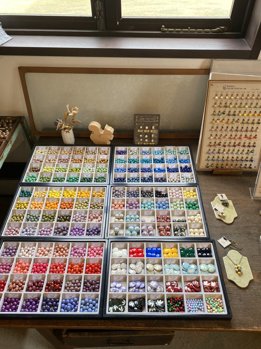 itsu_sriracha's tweet photo. トリコテさんのガレージcafeへ
アクセサリーパーツの作家さんが
在廊されていて少しお話しもできました
ランチもコーヒーも美味しかった

タイパンツではなくて巻きスカート
でしたが可愛くてお気に入り💕 https://t.co/fITI1iosnh