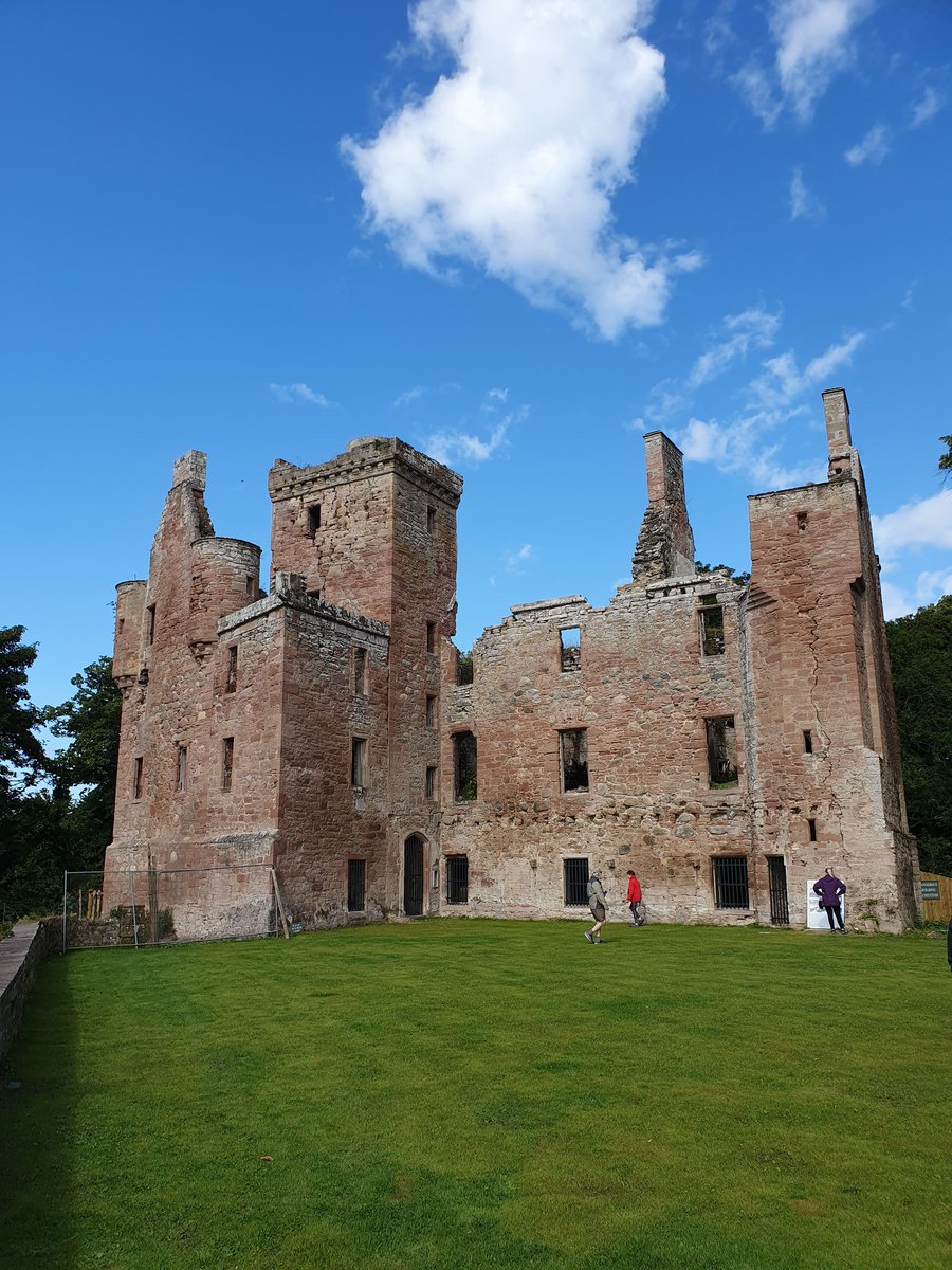 Taking my family and my new wife (yay 🥳) around some #Clan #Mackenzie sites today. Redcastle was granted to the Mackenzies of Kintail in 1570. #ScottishHistory #Castles #BlackIsle