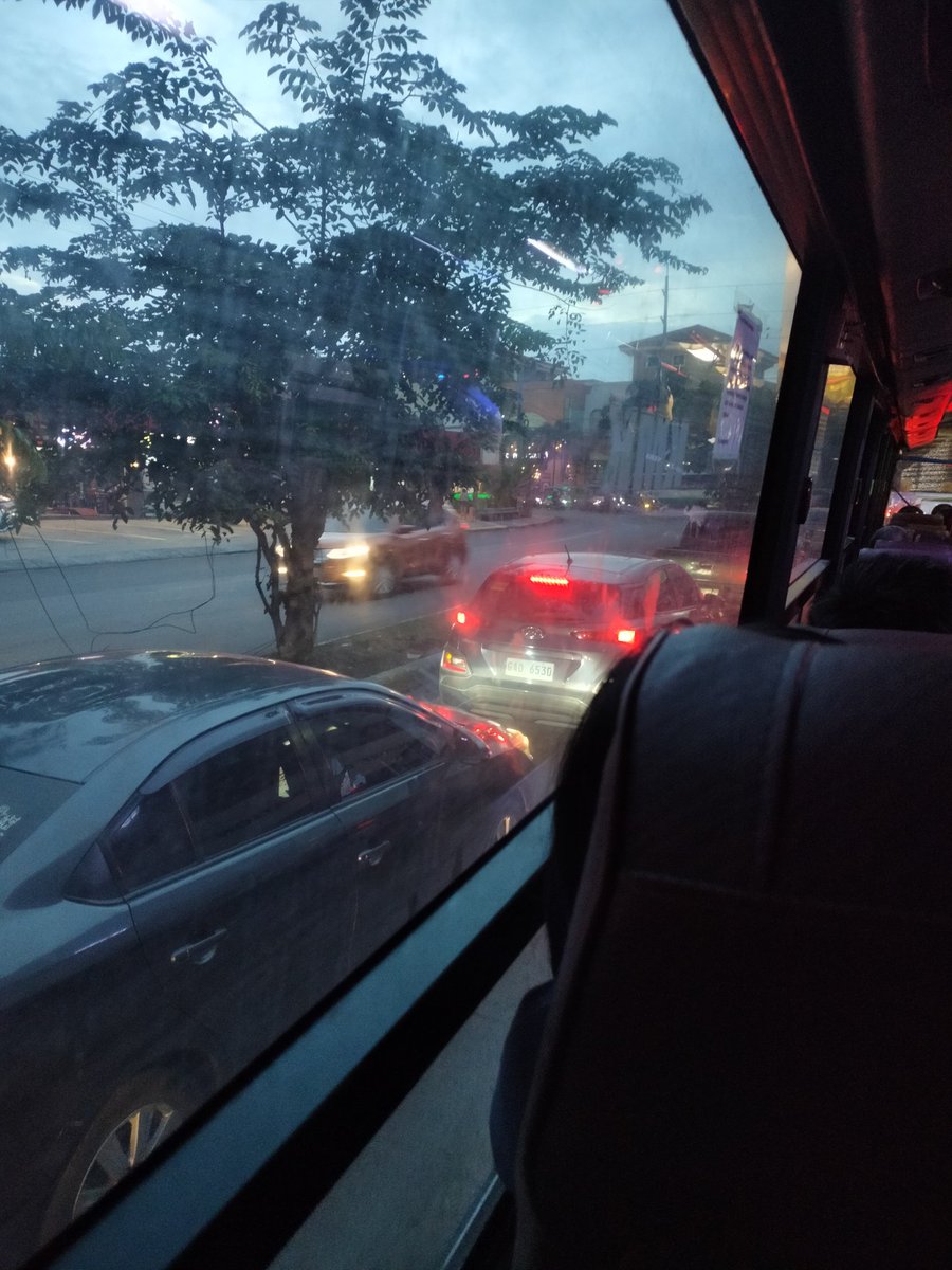 Lislyn07's tweet photo. Still on my way home. Traffic is real!! 🤧🤧 The stream might get delayed a little... 🥺🥺🥺 https://t.co/A16zjkOYuR