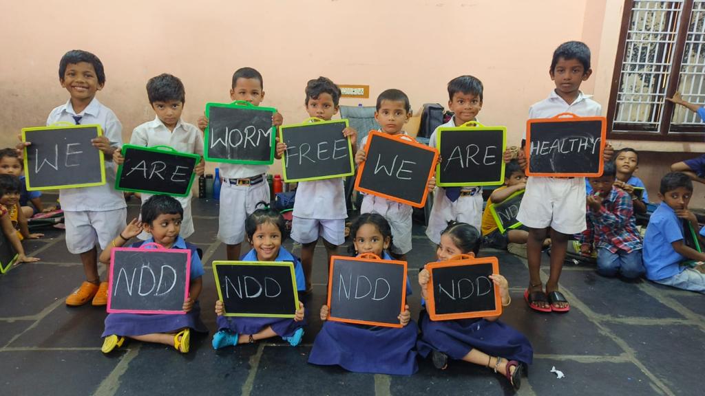 AP_NHM's tweet photo. మేమందరం నులిపురుగు రహితం  అయ్యాం.. మరి మీరు?   ఆగస్ట్ 10 వ తేదీన నులిపురుగుల నిర్మూలన మాత్ర వేసుకొని పిల్లలకు ఆగస్ట్ 17 వ తేదీన డీవార్మింగ్ జరుగుతుంది.  #NationalDewormingDayProgram #WormFreeAndhraPradesh #WormFreeAndhraPradesh #NationalDewormingDayProgram #KrimiMuktAndhraPradesh https://t.co/zh9SAP1BxU