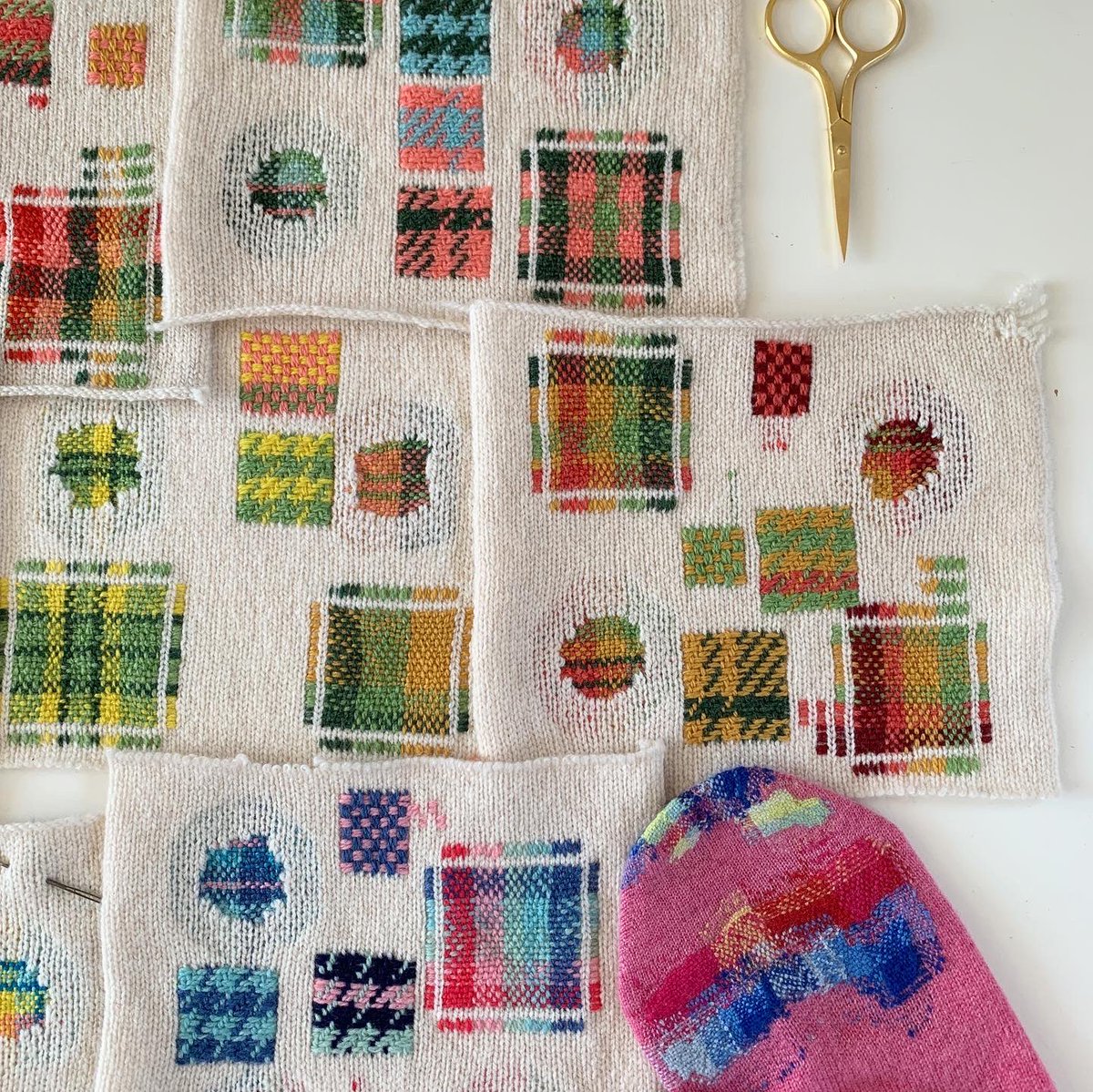 collingwoodnorr's tweet photo. Learn to repair your knitwear with me! I have some new workshop dates: 

https://t.co/iqLX5YTDoF

#visiblemending #repair #darning #darningworkshop #makedoandmend #reducewaste https://t.co/pbCxagNr5m