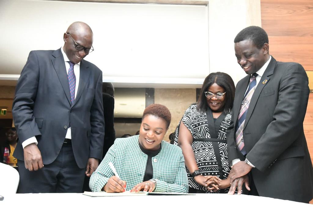 Prince_Victer's tweet photo. “We must prioritize public awareness and education. We must engage communities, healthcare professionals, and policymakers to ensure they understand the consequences of misuse and overuse of antibiotics and the impact of AMR,” said Nakhumicha. #AfricaRegionalAMS @EswatiniGovern1 https://t.co/5UAQ6t5XB9