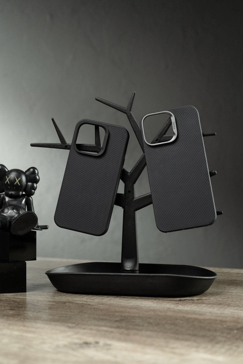 Benks_Official's tweet photo. Cases in the tree.🌲🌲🌲
Which one would you pick to go with iPhone 15?🤣
https://t.co/iTrvPRAtWh
From left to right:
ArmPro / ArmorAir / Lucid Armor-black / Mist-black / Lucid Armor-white / Crystal
#benks #iphoneacessories #iphonecases #iphone15 #iphone14pro #magsafecases https://t.co/lWlijMi9vz