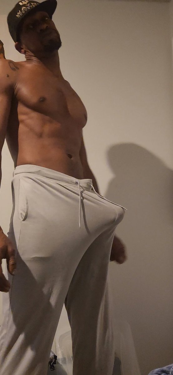 djcalicrunk1's tweet photo. Good #morningwood #greysweatpants #buldging 🍆 https://t.co/9yxekePLIg