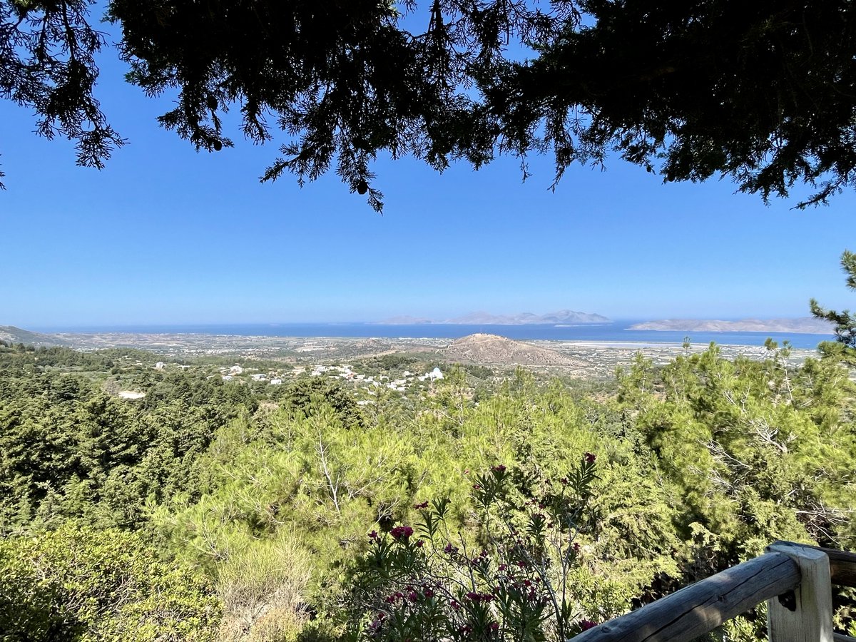 applescripter's tweet photo. Eindrücke aus dem Bergdorf Zia ⛰️ auf @KosIsland 🇬🇷. Nicht nur bei Sonnenuntergang ein wunderbarer Ort. Auch am Tag hat man einen tollen Blick über die Insel und sieht bis zu den Nachbarinseln 🏝️ Kalymnos/Pserimos. Alleine die Fahrt hinauf ist ein eigenes, lohnendes Abenteuer. https://t.co/nTEGF7fo6J