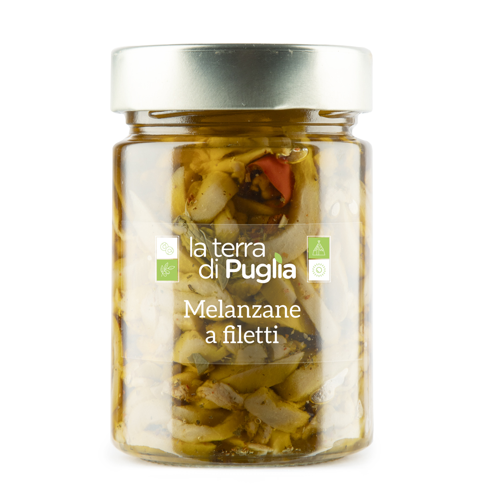 🍆 Melanzane a Filetti, selezionate con cura, tagliate sottili e confezionate con amore. Perfette da gustare da sole come snack salutare o per dare un tocco speciale ai vostri piatti preferiti. shop.laterradipuglia.it/it/antipasti/2…