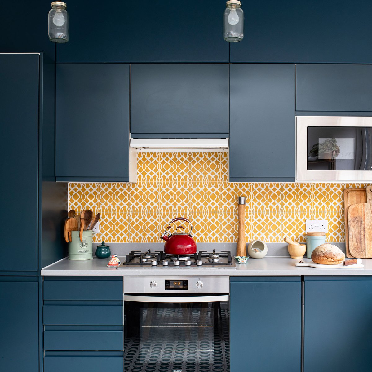 Splashbacks_COM's tweet photo. All work that is undertaken is fully guaranteed, as our references prevail. In the unlikely scenario that there is a problem on site we will come back straight away and fix things at no extra cost.
For more information, please visit https://t.co/g7MCFmJZx3
#tile #kitchenideas https://t.co/sVl4yTdrmN