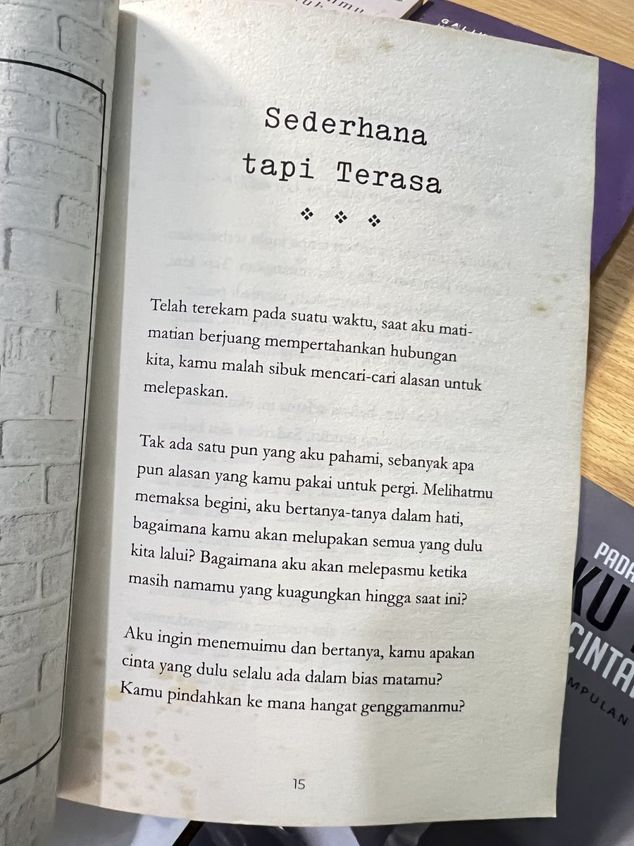aadrrrrrrr's tweet photo. Teruntuk kalian yang sedang patah hati atau yang sedang baik-baik saja tapi pengen galau, baca buku ini biar makin galau. https://t.co/XBvqa4TxMY