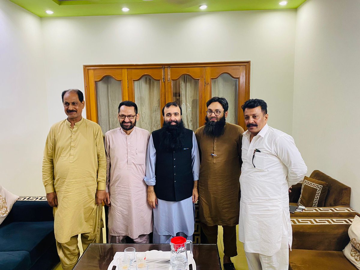 Khalid_Naik_'s tweet photo. حافظ خالد نیک گجر امیدوار این اے 127 کے ساتھ حلقہ احباب کی ملاقاتیں.
#NA127CandidateKhalidNaikGujjar #ConstituencyMeeting #CommunityEngagement #ConnectingWithPeople #LocalInteraction #KhalidNaikGujjar #ConstituencyVisit https://t.co/9GRJfZg3JL