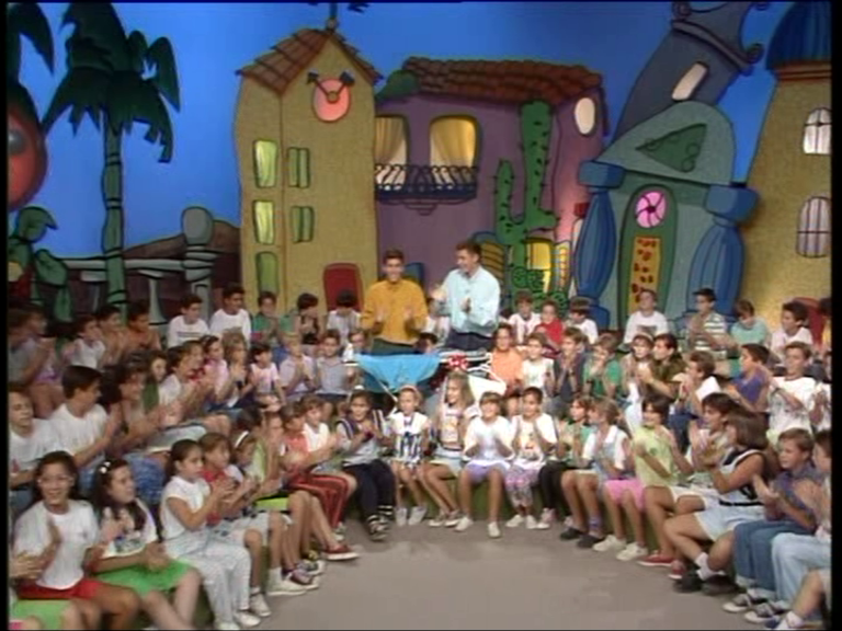 alemaciasblanco's tweet photo. Y si queréis saber algo más sobre el #ClubDisney en España aquí tenéis este post que escribí hace ya unos años para el blog, cuando se celebraba el 20º aniversario.
https://t.co/IlbCwO94Za https://t.co/ErZRvp7FvQ