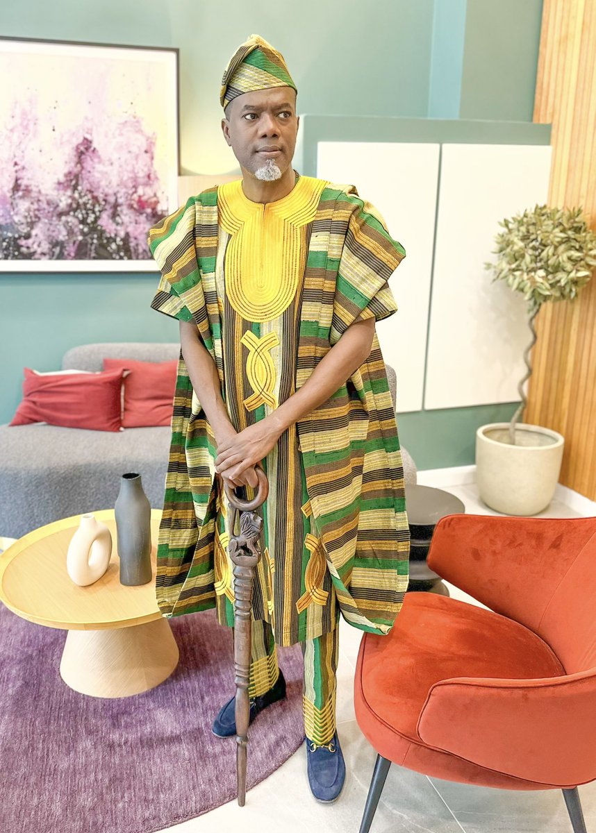 Unless we improve our balance of trade position by exporting made in Nigeria goods overseas, the Naira will remain low in value. That is one reason why I flew to Nigeria, ordered this aṣọ òkè agbada, got a roamed Glo SIM card, put in an order for an Innoson Vehicle