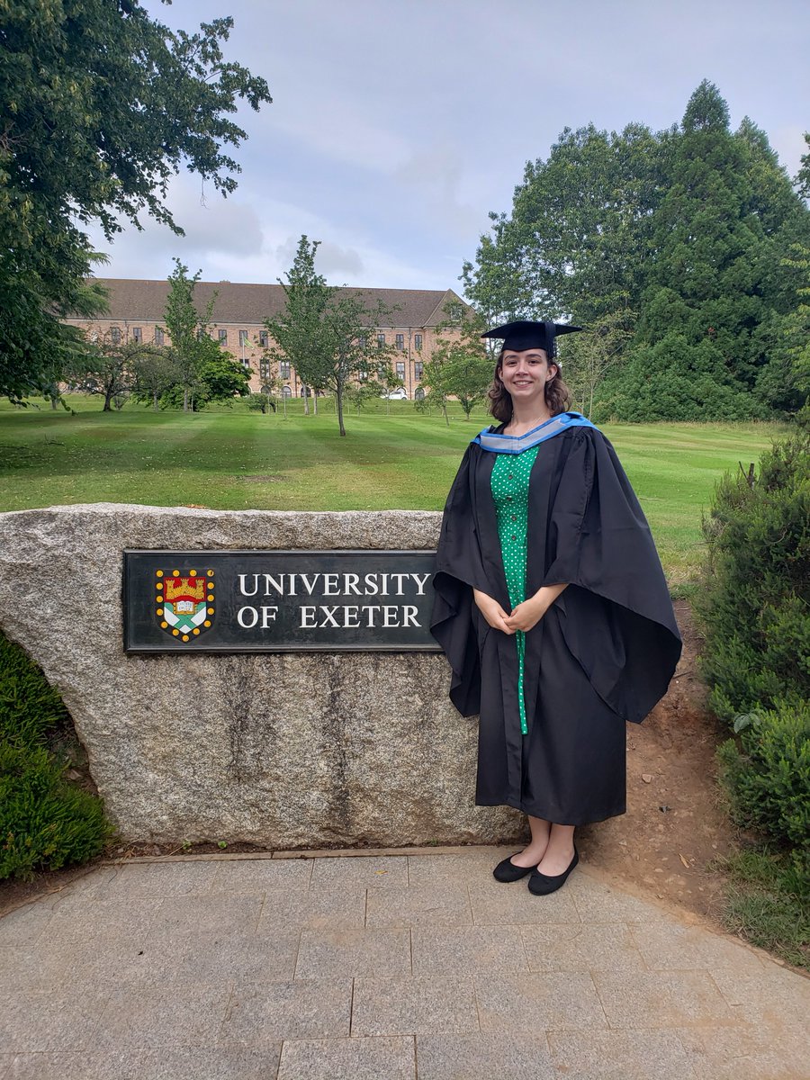 another_h_stdnt's tweet image. This year I graduated with a 2:1 in BA History at the University of Exeter! Thank you to everyone at Exeter Uni and at the @ExeterDH for the valuable experience and a wonderful time over these past three years.