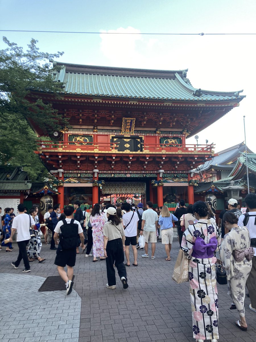 futomen_voxel's tweet photo. 神田明神のお祭りに行きました！神社で出店がでてる感じがこれぞ祭り!って感じで楽しかったです✨
カキ氷めっちゃおいしい😋 https://t.co/c7Wq466qDq