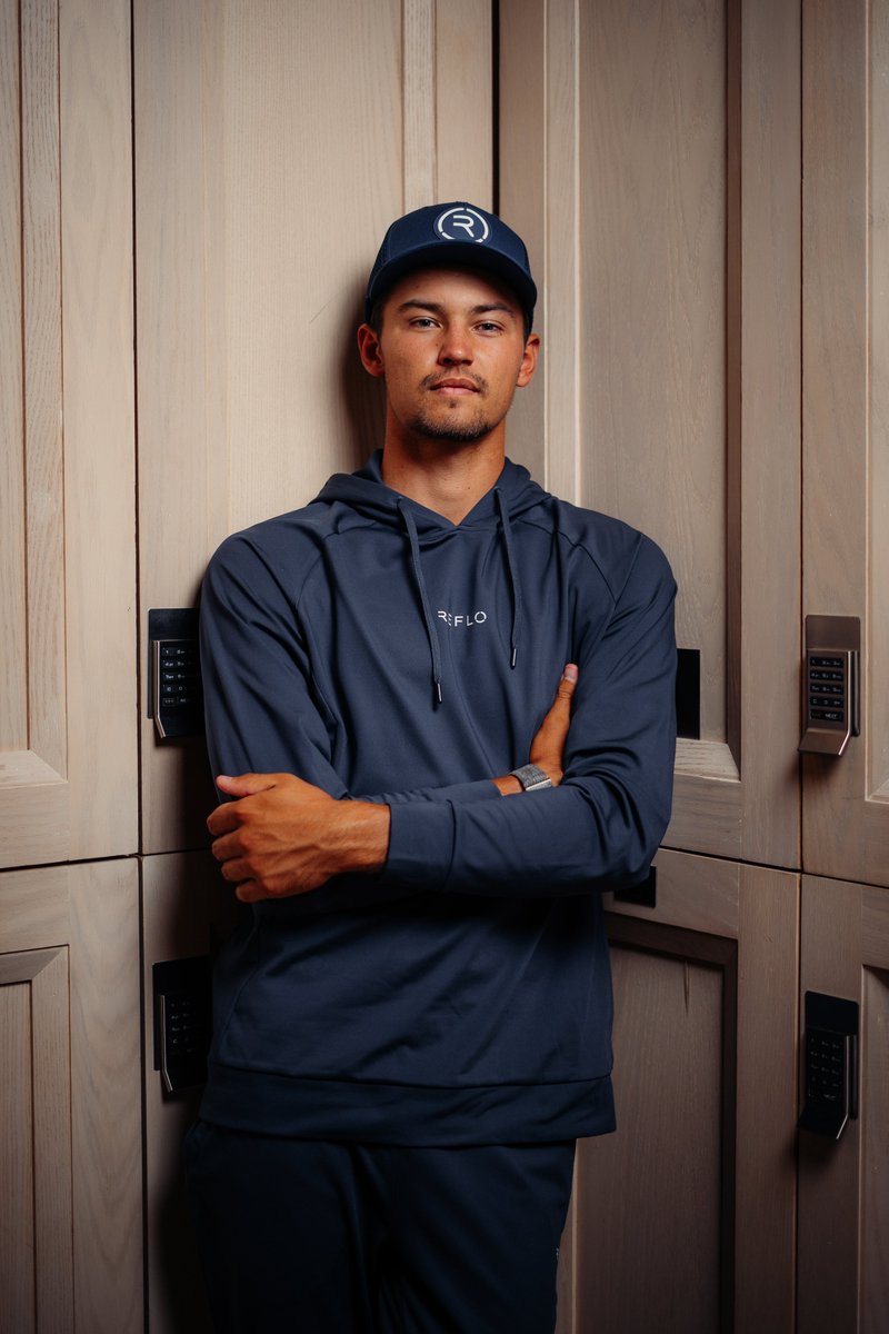 refloofficial's tweet photo. Move With The People.
Sustainable and technical garments designed to optimise movement, whatever your workout.
#MWTP https://t.co/LzEDYgYdVD