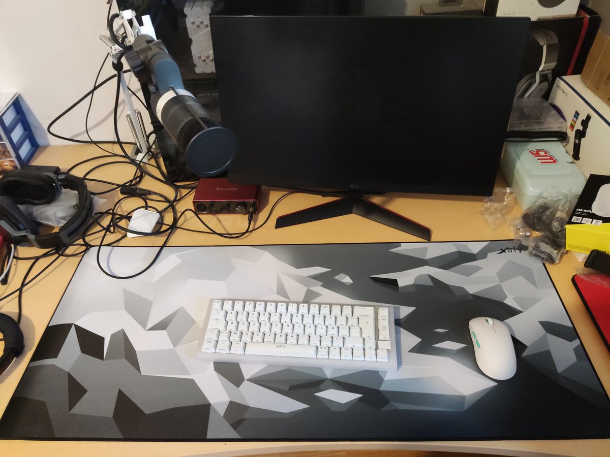 GreG34A's tweet photo. Merci beaucoup @MaxEsportGG  @cherryxtrfy j'ai bien reçu mon lot je vais pouvoir jouer dans de super conditions pour la  sortie de cs2 https://t.co/Gr1lohMKJe