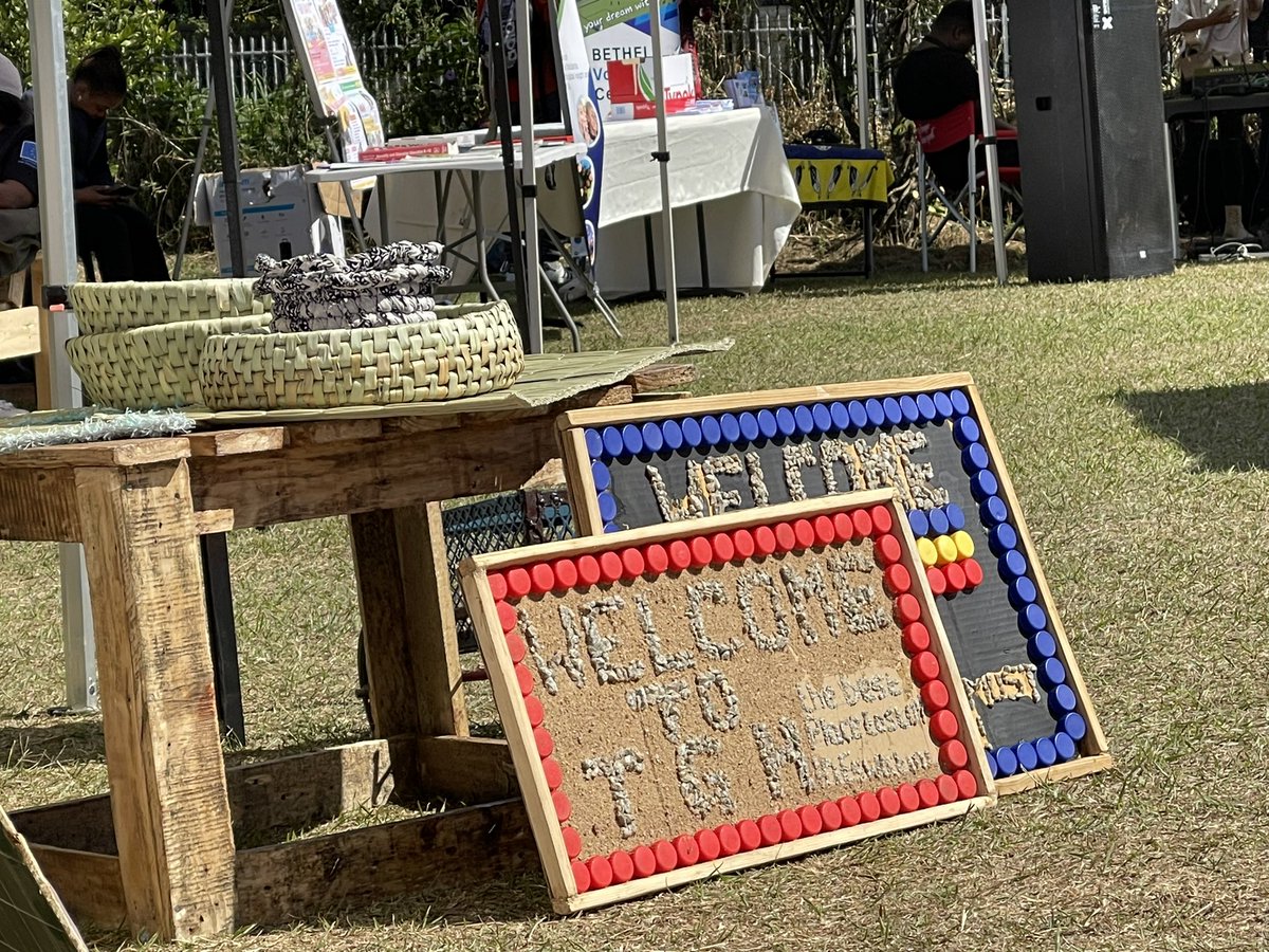 SWAGAA951's tweet photo. We’re part of the International Youth Day celebration at the Millennium Park, hosted by @manzinicity under the theme “Green Skills for Youth: Towards a Sustainable World”. #IYD2023 youth from Manzini schools showcased their innovative skills in line with the Reduce, Reuse, ♻️ https://t.co/XTgV3ytKuW