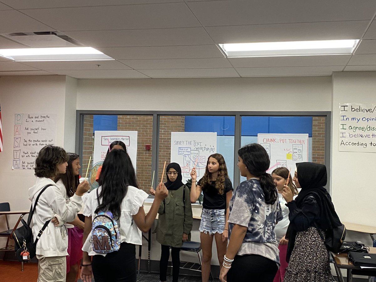 EricaPerelgut's tweet photo. Tuesday was a big day @D63Gemini as we welcomed our incoming 6th graders for orientation and their families for a Gemini 101 event. A shoutout to the staff and 8th grade Gem Guides who supported these events! #schoolstartsnextweek #hereatgemini #classof2026 https://t.co/WXeuizODva