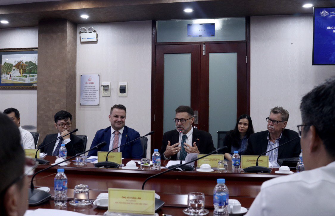 Cybersecurity is another area of growing 🇦🇺🇻🇳 cooperation.  This workshop delivered at the Posts and Telecommunications Institute of Technology with the help of <a href="/Senetas/">Senetas</a> and @austrade