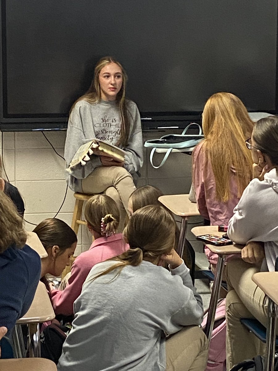 ECHSFCA's tweet photo. Fantastic message by @ECHSFCA Captain Kameryn Bardwell to begin the new school year. Let’s unify in Christ!! https://t.co/u0S8MWzPzv