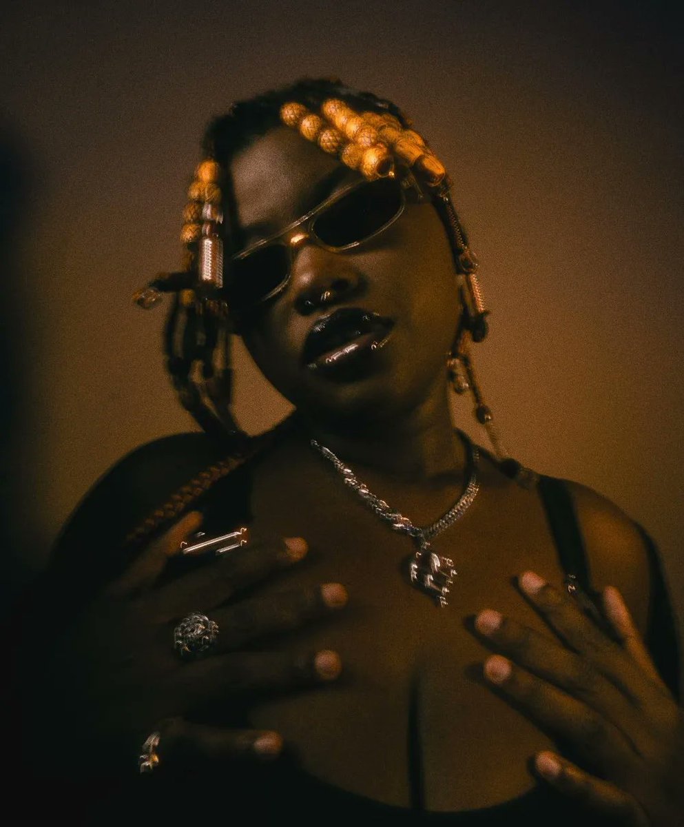 TheGhanaPlug's tweet image. .@Essilfiemusic’s second release of the year #PrayedUp sees her venture into the Hip-Hop scene with emotionally charged lyrics that will leave your jaw hanging. 

read more here buff.ly/3Yx3GMp