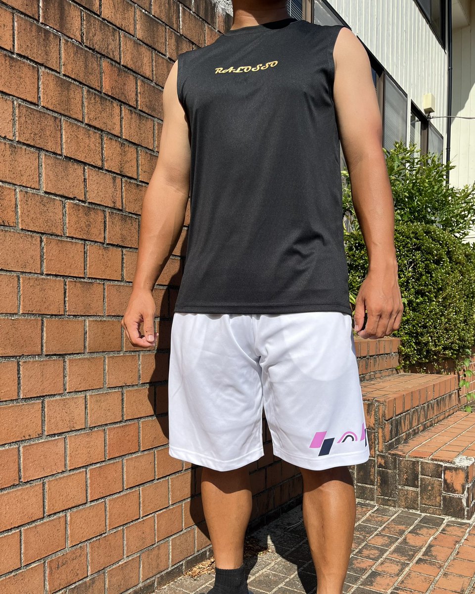 _ralosso's tweet photo. 本日のラロッソコーデ！！
新作のノースリーブ❗️
今年の暑い夏にぴったりのウェアです👍
涼しいウェアで夏を乗り切りましょう😆

model
身長：170センチ
体重：70キロ
ウェアサイズ：上下Lサイズ

#ラロッソ
#ralosso
#ラロッソコーデ https://t.co/aE40pddRjX