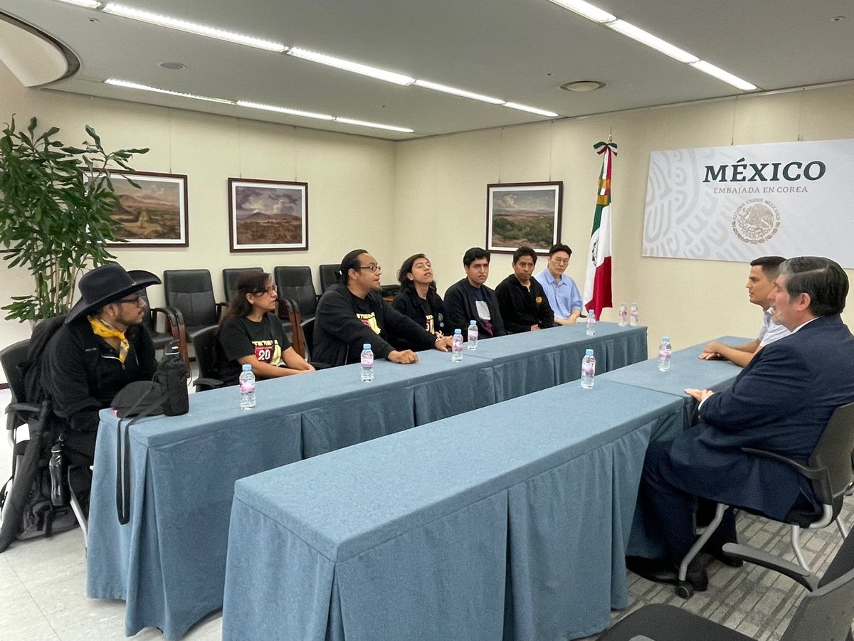El Emb. <a href="/carlospenafiels/">Carlos Peñafiel Soto</a> recibió 11.8 a integrantes del Teatro Taller de Investigación y Experimentación Mexicano A.C. (TETIEM) de Puebla, quienes realizan residencia artistica en centro Hooyoung en Wonju con Nottle Theater, con apoyo SACPC. Ejemplo de colaboracion artística🇲🇽-🇰🇷