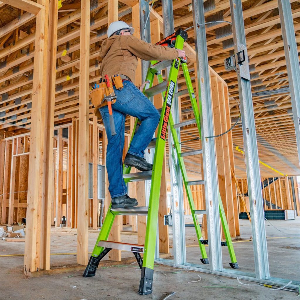FaysFarm's tweet photo. Ladder safety and working at height - #safety #riskassessment #ladder #ladders #workingatheight #omegaredgroup #compliance #eyebolts #fallprotection #heightsafety #lightningprotection #ppm
https://t.co/A0V9RwrXj5 https://t.co/kgKGn057FH