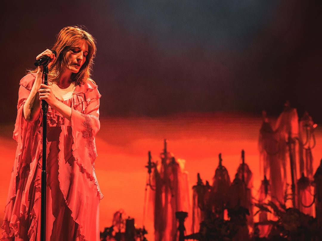 welcharchive's tweet photo. florence welch performing at the 2023 sziget festival in budapest, hungary. photographed by henry ruggeri. https://t.co/JrQwD7wqRK
