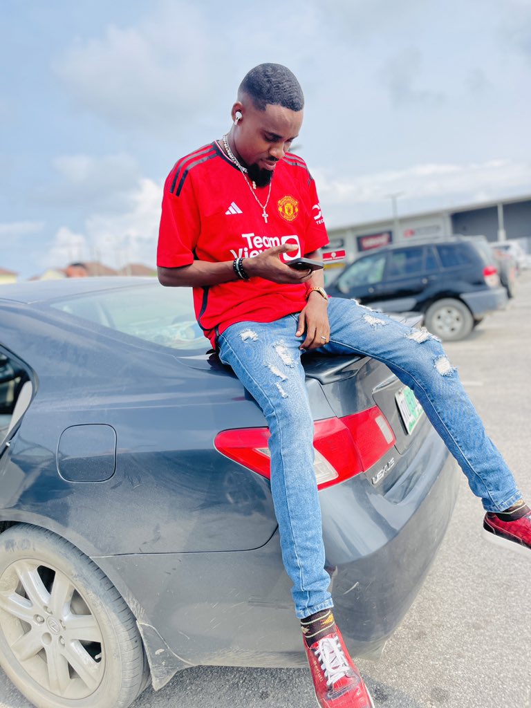 Ifedimma30's tweet photo. One day, I go boom 💥 for the Elon musk street…..

We keep on moving✅✅✅

#ManUnited 
#iFEDGLOBAL
#Lagospunter https://t.co/KhoxDBMD7W