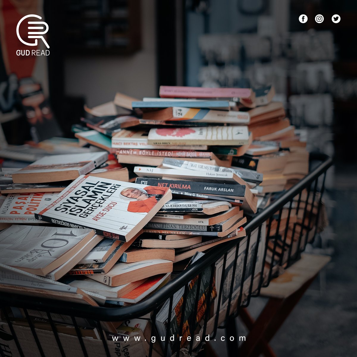 gudread's tweet image. That&apos;s the thing about books. They let you travel without moving your feet.
-Jhumpa Lahiri

Follow us 👉 gudread_official✨

#BookLoversCommunity #bookpublishers #booklovers #booksimage #london #uk #quotesforyou #bookquotes #bookworm #bookshop