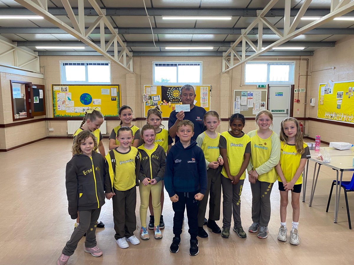 rhyllifeboat's tweet photo. A BIG well done and THANK YOU to Jack Clews, son of Crew Member Harry Clews, who undertook a sponsored bike ride from @Rhyllifeboat to @RNLI_Llandudno and back to raise funds for the @RNLI. 

📸: Jack at 4th Rhyl Beavers presenting cheque to Rhyl Lifeboat Coxswain Martin Jones https://t.co/ArjhJI4VR1