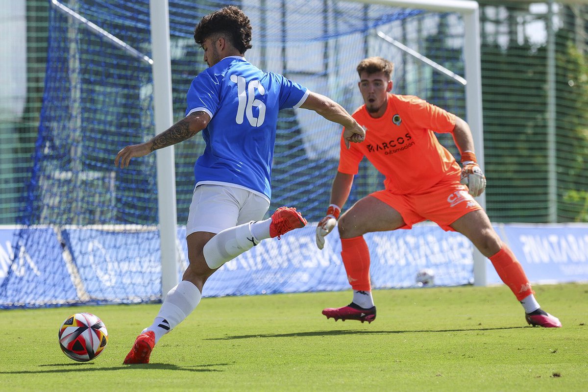 afefutbol's tweet photo. 📝⚽️ Notable triunfo de la Selección #AFEFútbol ante el @cfhercules (1-0).

🔗 https://t.co/HTJq0v7qtQ

#SesionesAFE https://t.co/OTanhZhw1v