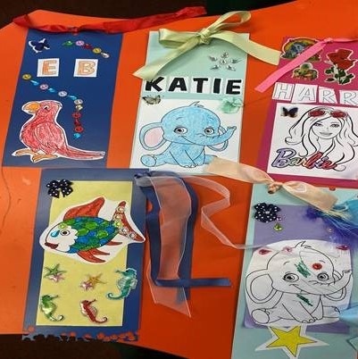 RochdaleLibrary's tweet photo. We had a great time making bookmarks at a recent craft session at Spotland Library! Loads of events on at libraries throughout Rochdale. Check out the events page for details at https://t.co/fjBRG4MjYB
#rochdalelibraries #rochdale #whatsonrochdale #spotland #spotlandlibrary https://t.co/TbdKFaVVOm