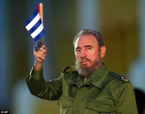 Que suerte de Cuba Que suerte del mundo Que suerte de aquellos q supieron aprovechar la dicha de tener en su vida, en su accionar a nuestro #FidelPorSiempre xq es un ser de incalculable valor, audacia y sensibilidad. #DeZurdaTeam @DeZurdaTeam_