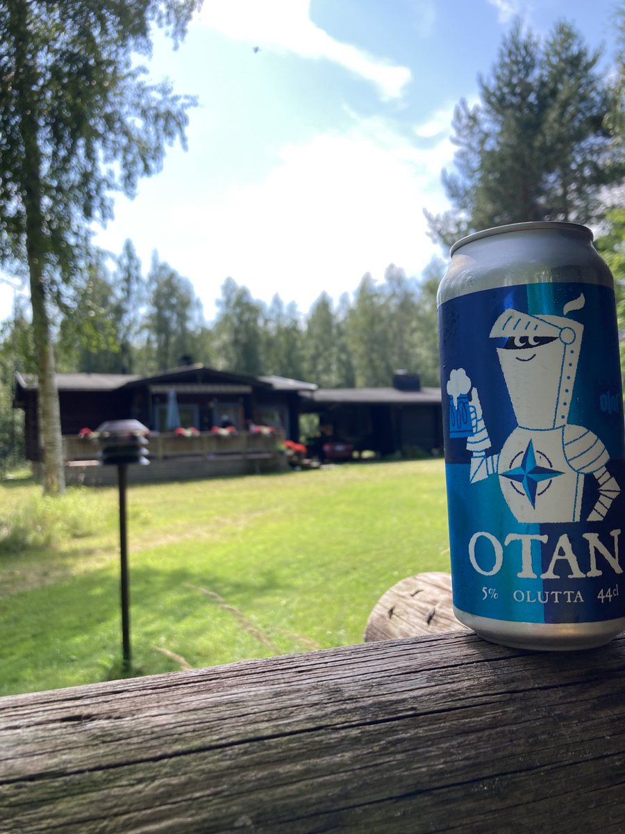 VpValk's tweet photo. Ajoin nurmikon, vielä on kesää jäljellä 👍. Otan. Tiedote päättyy. https://t.co/ZcvUoaby4x
