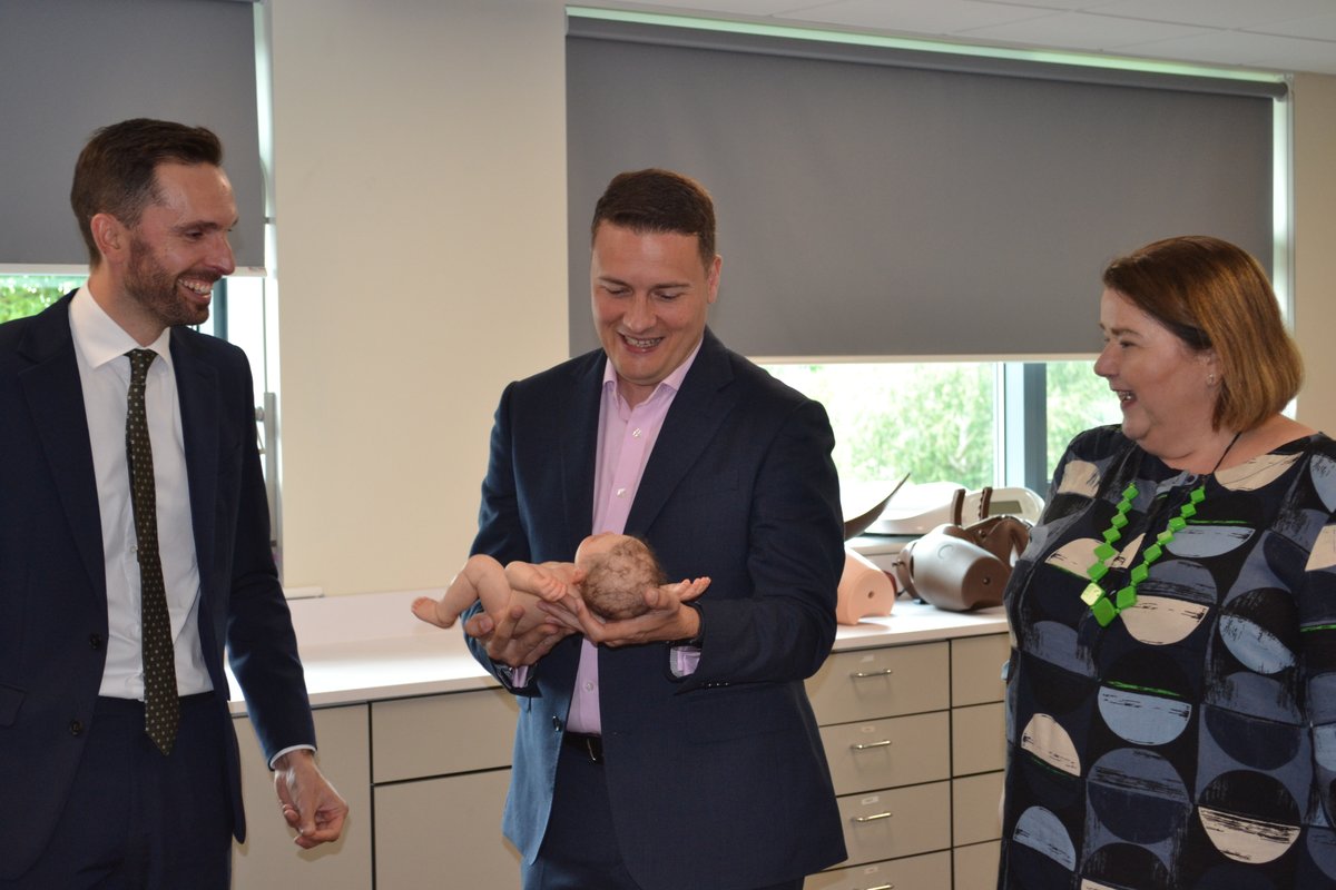 NEWS: Shadow Health Secretary <a href="/wesstreeting/">Wes Streeting</a> has visited our Carlisle campus to learn how we're delivering skilled workers for the NHS, including #CumbriaSchoolofMedicine plans with <a href="/imperialcollege/">Imperial College London</a>   

STORY: gloo.to/6zHV
#health #CPD #paramedic #degreeapprenticeships