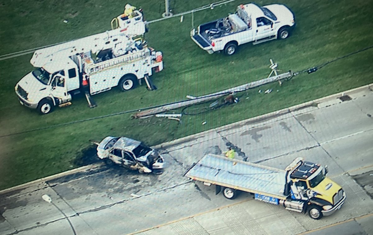 JHudsontraffic's tweet image. #Alsip - pretty nasty crash blocks 115th between Central &amp;amp; Mayfield. Car hit a utility pole and burst into flames. Tow truck just arrived on scene.