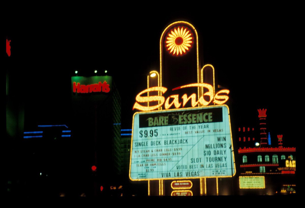 JacoBloek's tweet photo. Letzte Woche vor 30 Jahren: Las Vegas, ein noch etwas besser gefüllter Lake Mead, eine lange Fahrt durch die Wüste mit einer Übernachtung bei vielen Katzen, Yosemite. #flashback1993 https://t.co/zJL0gjFsvz
