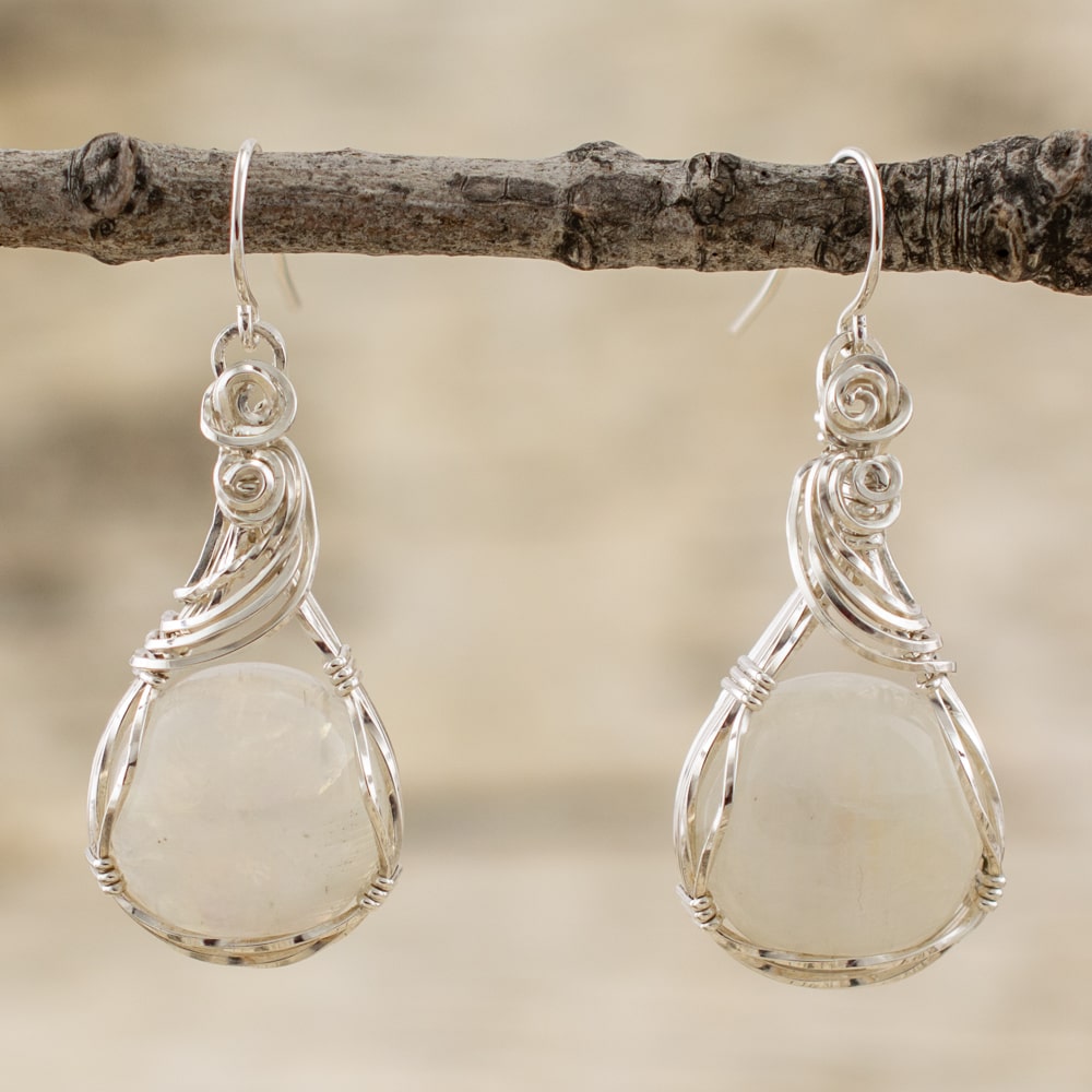RRainbowJewelry's tweet image. Learn to trust your own intuition and insight with these moonstone earrings!

#moonstonehealing #moonstonelover #moonstonejewellery #moonstonejewelry #moonstoneearrings #ritasrainbowjewelry