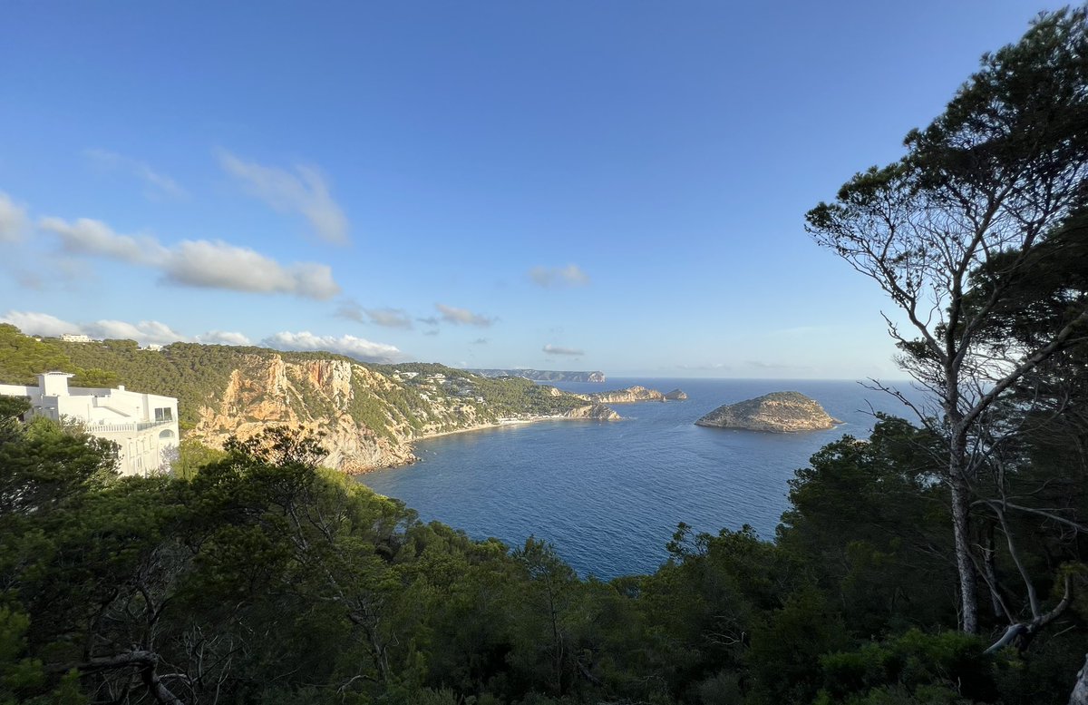 Delapuentejor's tweet photo. Cuadernos de Bitácora 
Día 4
Recovery Ride 
30º ☀️79% humedad

#xabia #Paradise 
#CapNegre 
#CapDeLaNao 
#MilerStyle 🔴⚪️🔵
#MilerCycling
#MilerClothing
#jorge_milervintage 
#miler https://t.co/JEmZrfu4eX