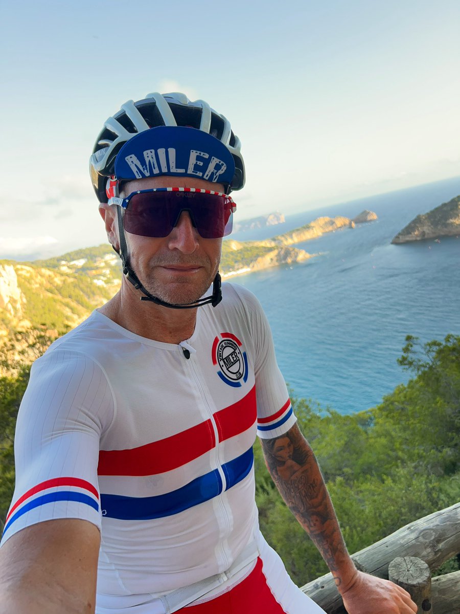 Delapuentejor's tweet photo. Cuadernos de Bitácora 
Día 4
Recovery Ride 
30º ☀️79% humedad

#xabia #Paradise 
#CapNegre 
#CapDeLaNao 
#MilerStyle 🔴⚪️🔵
#MilerCycling
#MilerClothing
#jorge_milervintage 
#miler https://t.co/JEmZrfu4eX